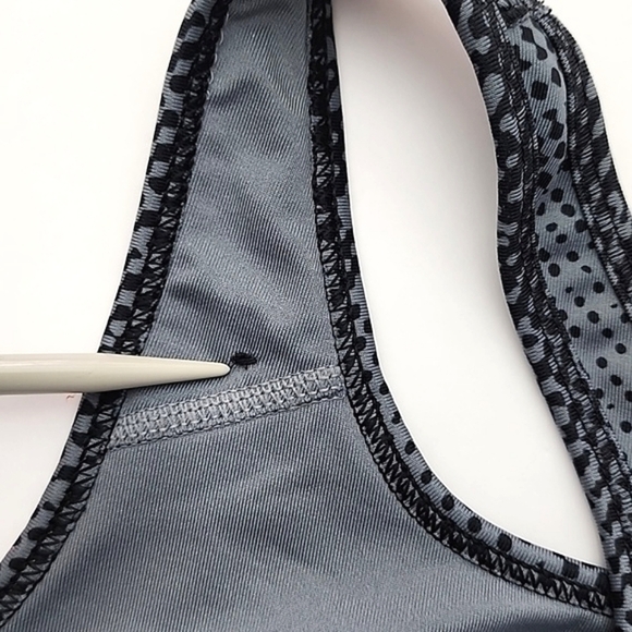 ⭐️2/ $30⭐️ Nike Girls Sports Bra Black Racerback Size M - Picture 4 of 7